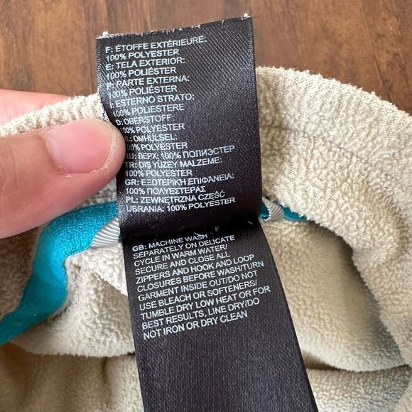 THE NORTH FACE Women 1/4 Zip Pullover Sweater in Beige - Picture 6 of 7